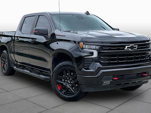 Used 2023 Chevrolet Silverado 1500 RST w/ Redline Edition AWD/4WD image 3