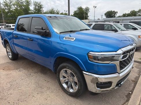 Used 2025 RAM 1500 Big Horn AWD/4WD image 2