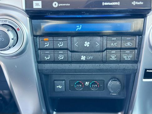 Used 2023 Toyota 4Runner Limited AWD/4WD image 32