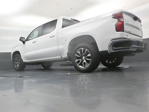 Used 2022 Chevrolet Silverado 1500 LT AWD/4WD image 41