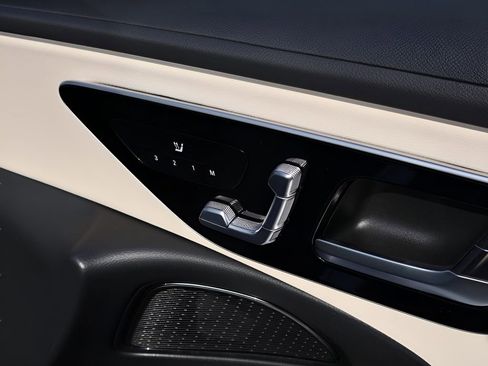 New 2026 Mercedes-Benz E 350 4MATIC Sedan image 18