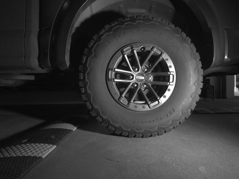 Used 2020 Ford F150 Raptor w/ Equipment Group 802A Luxury AWD/4WD image 9