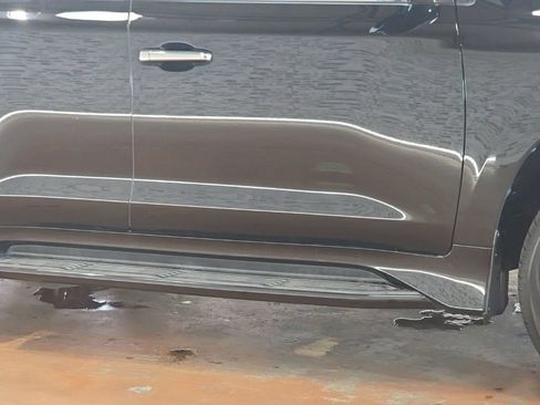 Used 2019 Lexus LX 570 4WD w/ Luxury Package image 10