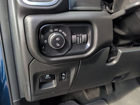 Used 2023 RAM 1500 Laramie AWD/4WD image 21