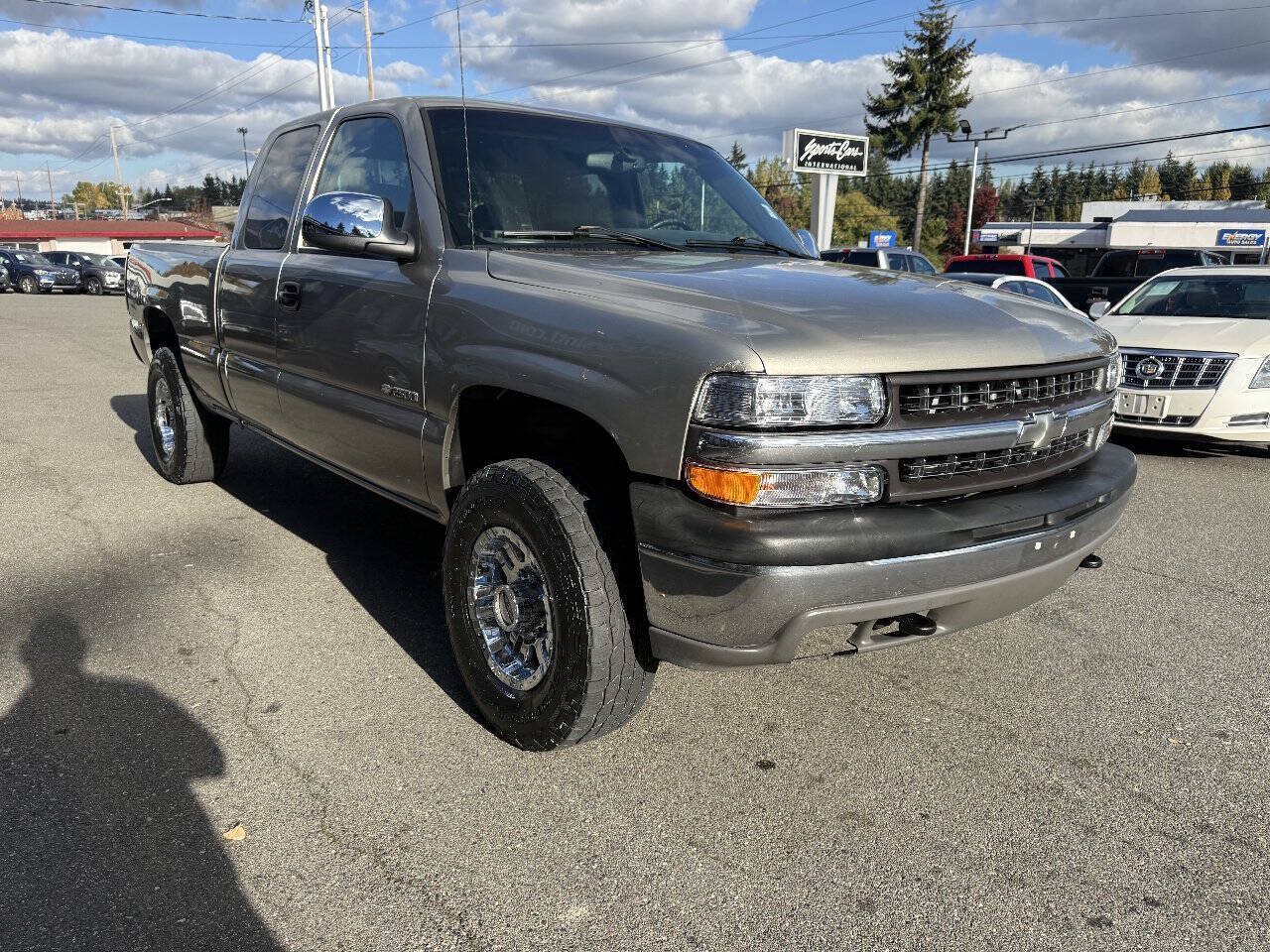 Used 2001 Chevrolet Silverado 2500 LS w/ Firm Ride Suspension Pkg AWD/4WD image 8