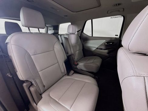 Used 2020 Chevrolet Traverse Premier w/ LPO, Floor Liner Package AWD/4WD image 32