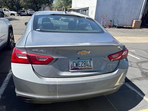 Used 2025 Chevrolet Malibu LT FWD image 3