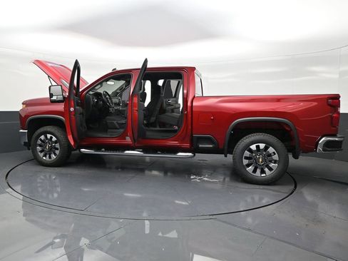 Used 2023 Chevrolet Silverado 2500 LT AWD/4WD image 31