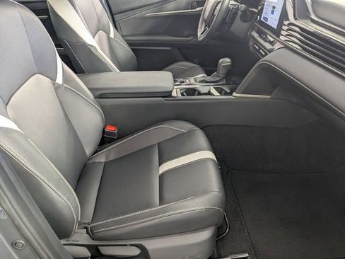 Used 2025 Toyota Camry SE image 31