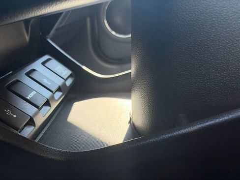 Used 2018 Honda HR-V EX image 29
