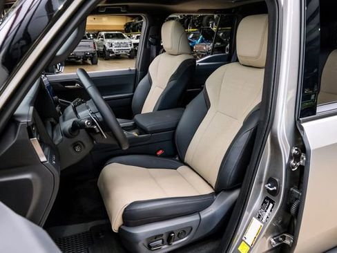 Used 2026 Lexus GX 550 AWD/4WD image 58
