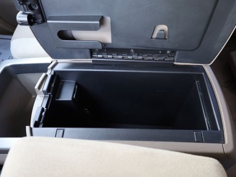 Used 2013 Nissan Armada SV image 12