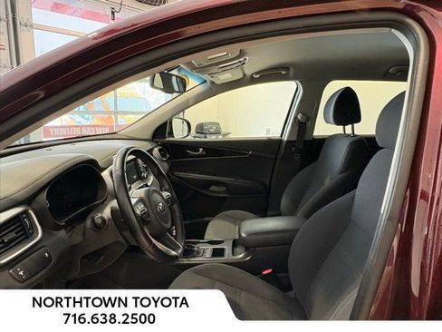 Used 2018 Kia Sorento LX image 6