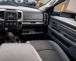 Used 2018 RAM 3500 SLT AWD/4WD image 17
