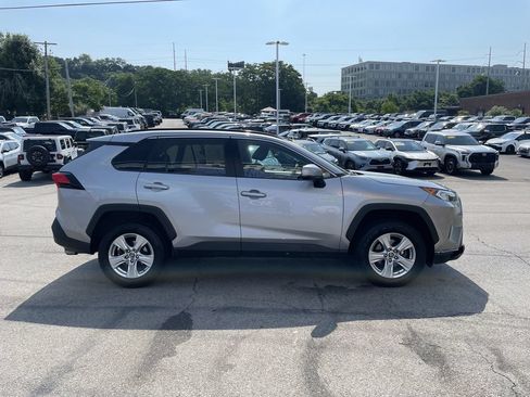 Used 2019 Toyota RAV4 XLE AWD/4WD image 7