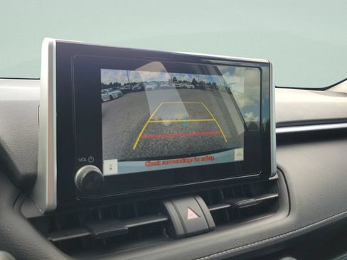 Used 2025 Toyota RAV4 XLE FWD image 17