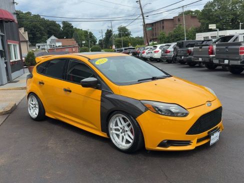 Used 2013 Ford Focus ST FWD image 3