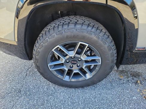 New 2026 GMC Terrain AT4 w/ LPO, Floor Liner Package image 5