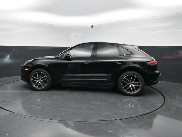 Used 2025 Porsche Macan AWD/4WD image 5