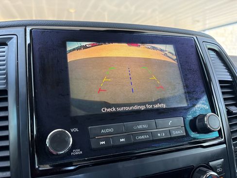 Used 2023 Nissan Titan SV w/ SV Convenience Package image 16