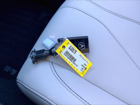 Used 2025 Acura RDX SH-AWD image 13