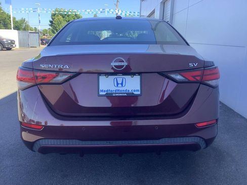 Used 2024 Nissan Sentra SV FWD image 5