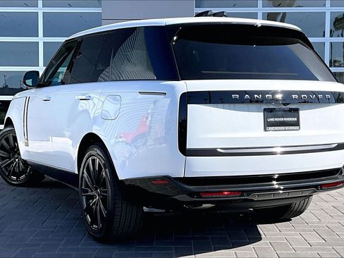 New 2026 Land Rover Range Rover SE image 3