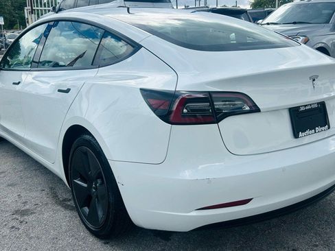 Used 2022 Tesla Model 3 Standard Range image 3
