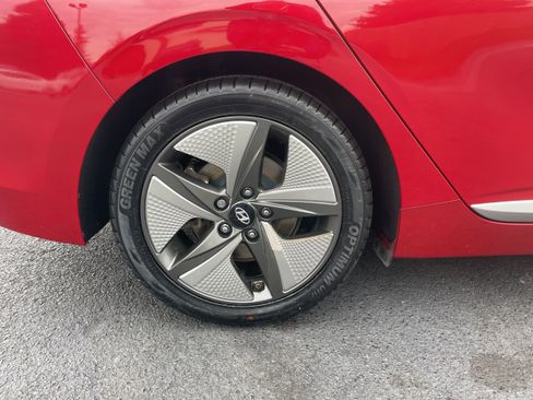 Used 2020 Hyundai Ioniq SEL image 10