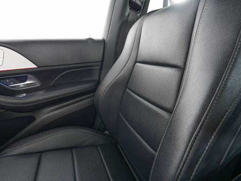 Used 2024 Mercedes-Benz GLS 450 4MATIC image 28