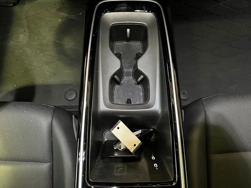 Used 2023 Volkswagen ID.4 Pro S image 14