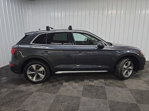 Used 2023 Audi Q5 2.0T Premium w/ Convenience Package AWD/4WD image 2