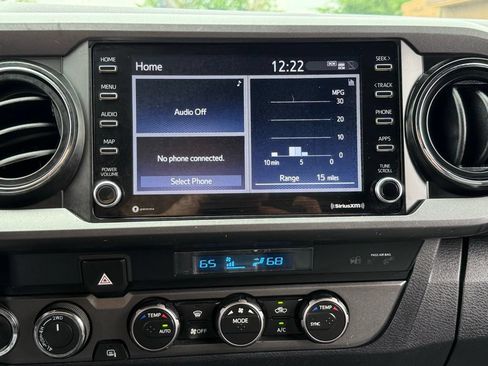 Used 2021 Toyota Tacoma TRD Off-Road w/ Technology Package AWD/4WD image 28