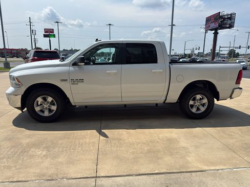 Used 2021 RAM 1500 Classic SLT w/ Luxury Group AWD/4WD image 6