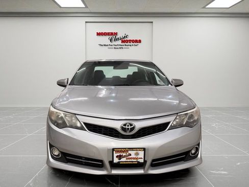 Used 2014 Toyota Camry SE image 2