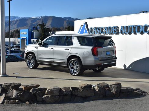 Used 2025 GMC Yukon Denali w/ Sun & Power Step Package image 36