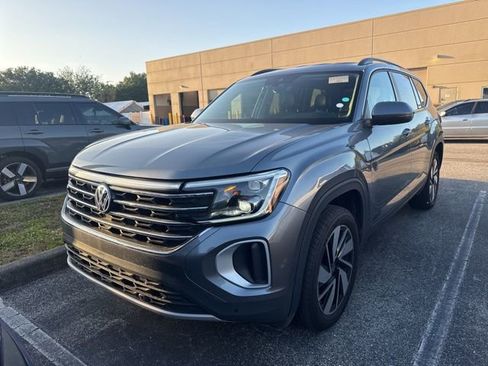 Used 2024 Volkswagen Atlas SE FWD image 4