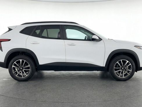 Used 2025 Chevrolet TrailBlazer LT image 11