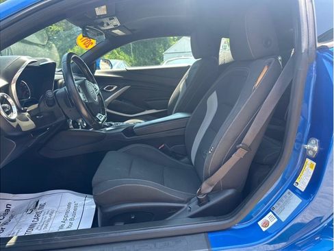 Used 2017 Chevrolet Camaro LT RWD image 12