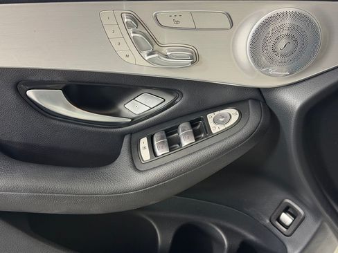 Used 2019 Mercedes-Benz GLC 300 4MATIC image 14