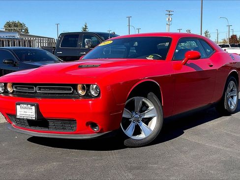 Certified 2022 Dodge Challenger SXT image 2