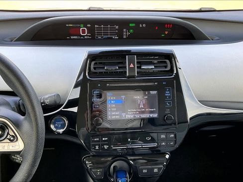 Used 2017 Toyota Prius Two image 6