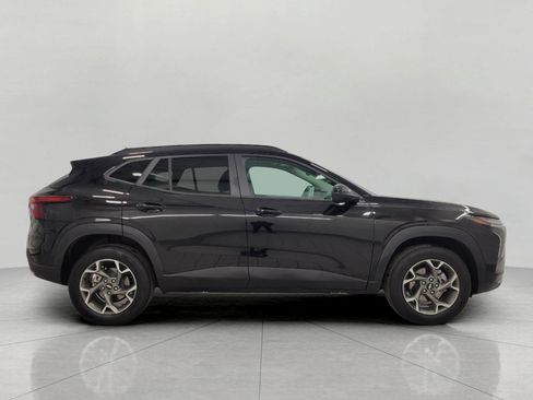 Used 2025 Chevrolet Trax LT w/ LT Convenience Package image 13