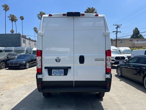 Used 2025 RAM ProMaster 2500 w/ Convenience Group FWD image 6