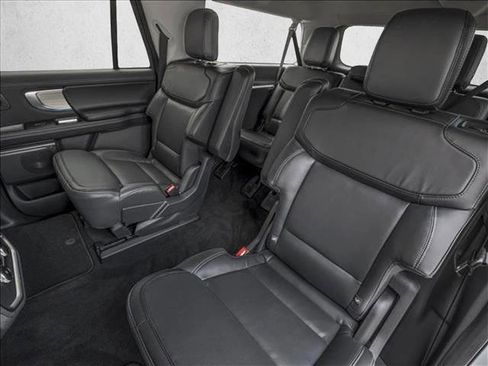 New 2026 Ford Expedition Max Platinum image 9