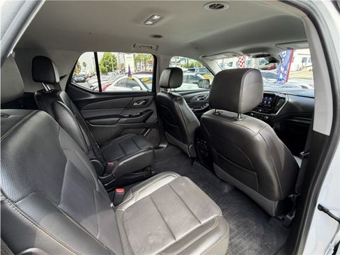 Used 2020 Chevrolet Traverse Premier FWD image 30
