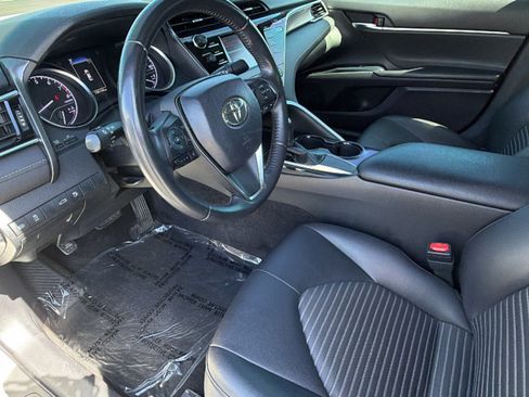 Used 2018 Toyota Camry FWD image 10