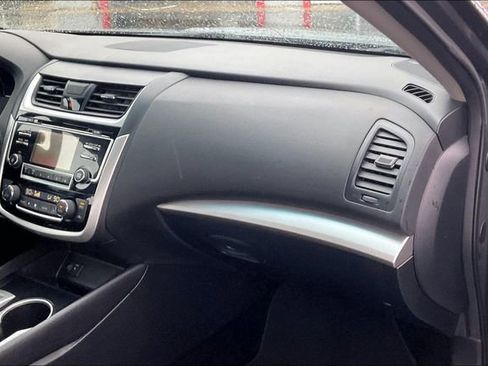 Used 2018 Nissan Altima 2.5 SV image 16