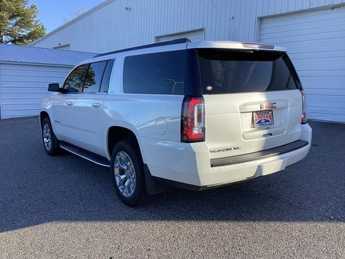 Used 2018 GMC Yukon XL SLT w/ Open Road Package image 3