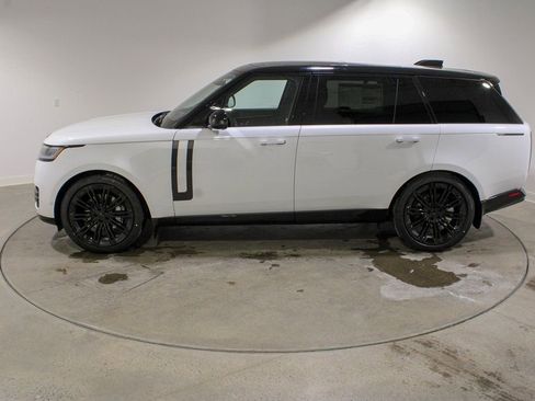 New 2026 Land Rover Range Rover Long Wheelbase SE AWD/4WD image 2
